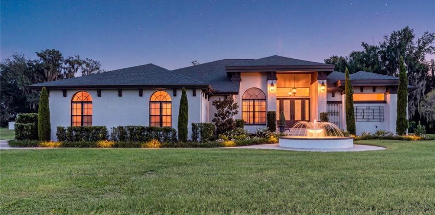 Villa ou maison à San Antonio, Floride 5 chambres, 356.37 m2 № 2401045