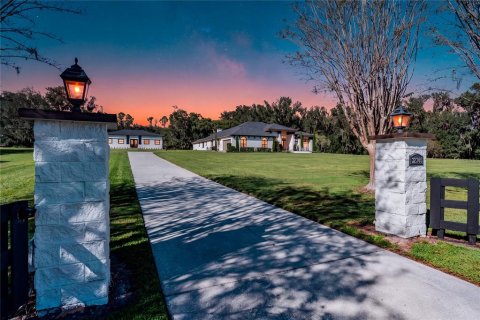 Villa ou maison à vendre à San Antonio, Floride: 5 chambres, 356.37 m2 № 2401045 - photo 11