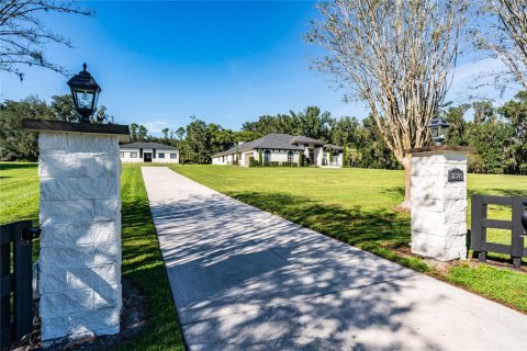 Villa ou maison à vendre à San Antonio, Floride: 5 chambres, 356.37 m2 № 2401045 - photo 10