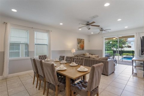 Casa en venta en Kissimmee, Florida, 8 dormitorios, 316.98 m2 № 1773885 - foto 4