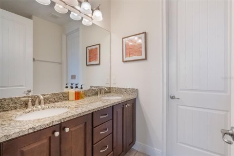 Casa en venta en Kissimmee, Florida, 8 dormitorios, 316.98 m2 № 1773885 - foto 18