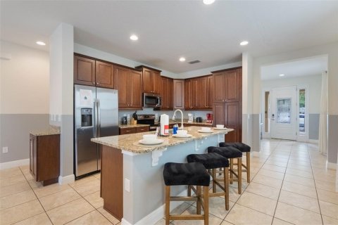 Casa en venta en Kissimmee, Florida, 8 dormitorios, 316.98 m2 № 1773885 - foto 8