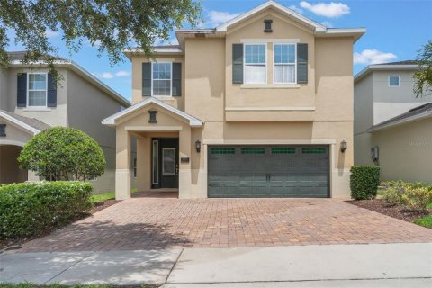 Casa en venta en Kissimmee, Florida, 8 dormitorios, 316.98 m2 № 1773885 - foto 1