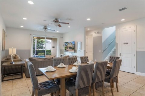 Casa en venta en Kissimmee, Florida, 8 dormitorios, 316.98 m2 № 1773885 - foto 3