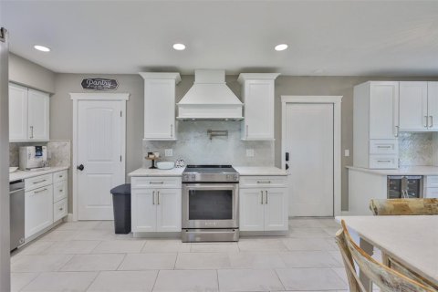 House in Seminole, Florida 3 bedrooms, 153.1 sq.m. № 1754791 - photo 12