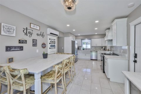 House in Seminole, Florida 3 bedrooms, 153.1 sq.m. № 1754791 - photo 16