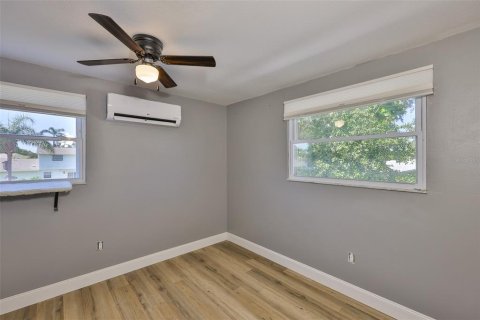 House in Seminole, Florida 3 bedrooms, 153.1 sq.m. № 1754791 - photo 23