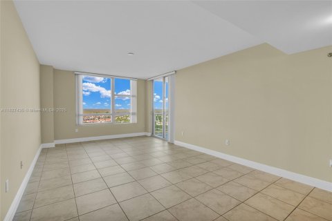 Copropriété à vendre à Sunrise, Floride: 2 chambres, 108.23 m2 № 1798999 - photo 11