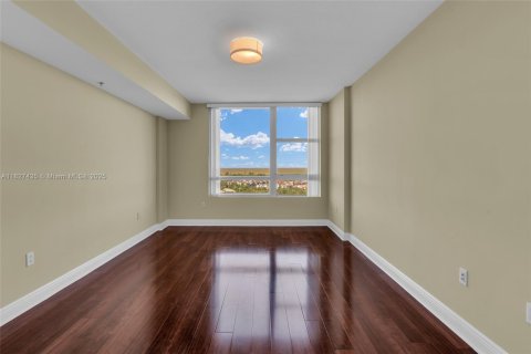 Copropriété à vendre à Sunrise, Floride: 2 chambres, 108.23 m2 № 1798999 - photo 25