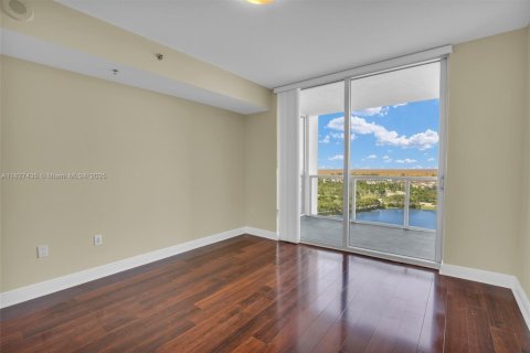 Copropriété à vendre à Sunrise, Floride: 2 chambres, 108.23 m2 № 1798999 - photo 22