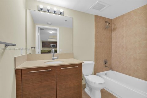 Copropriété à vendre à Sunrise, Floride: 2 chambres, 108.23 m2 № 1798999 - photo 19