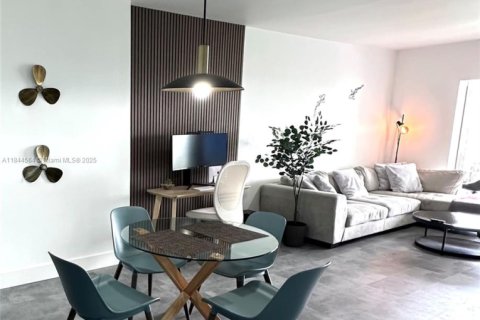 Condominio en venta en Hollywood, Florida, 1 dormitorio, 78.41 m2 № 2014014 - foto 18