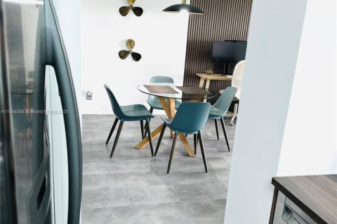 Condominio en venta en Hollywood, Florida, 1 dormitorio, 78.41 m2 № 2014014 - foto 11