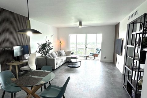 Condominio en venta en Hollywood, Florida, 1 dormitorio, 78.41 m2 № 2014014 - foto 25