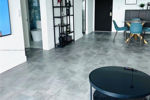 Condominio en venta en Hollywood, Florida, 1 dormitorio, 78.41 m2 № 2014014 - foto 13