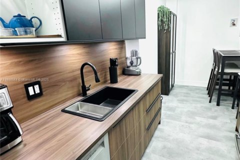 Condominio en venta en Hollywood, Florida, 1 dormitorio, 78.41 m2 № 2014014 - foto 3