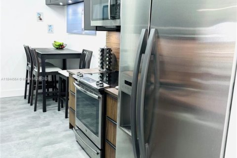 Condominio en venta en Hollywood, Florida, 1 dormitorio, 78.41 m2 № 2014014 - foto 4