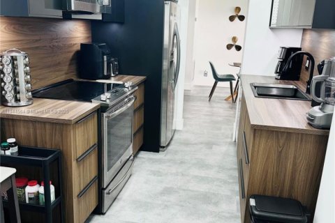 Condominio en venta en Hollywood, Florida, 1 dormitorio, 78.41 m2 № 2014014 - foto 9