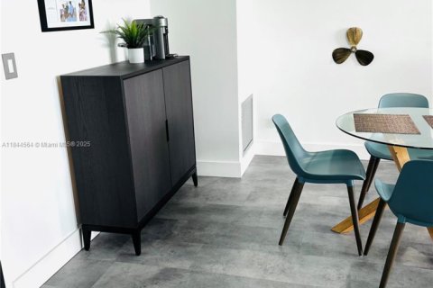 Condominio en venta en Hollywood, Florida, 1 dormitorio, 78.41 m2 № 2014014 - foto 21