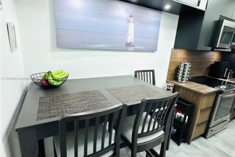 Condominio en venta en Hollywood, Florida, 1 dormitorio, 78.41 m2 № 2014014 - foto 8