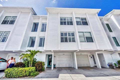 Touwnhouse à louer à Englewood, Floride: 3 chambres, 161.19 m2 № 1848457 - photo 1