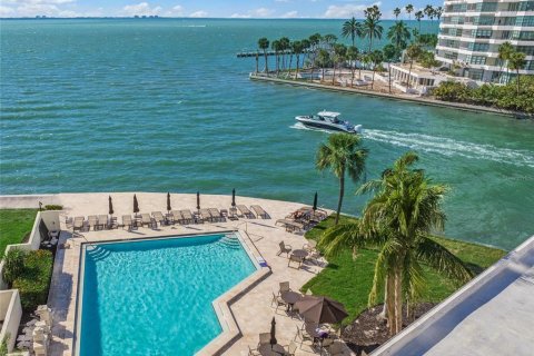 Condo in Sarasota, Florida, 2 bedrooms  № 1619501 - photo 21