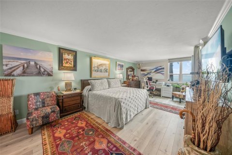 Condo in Sarasota, Florida, 2 bedrooms  № 1619501 - photo 9