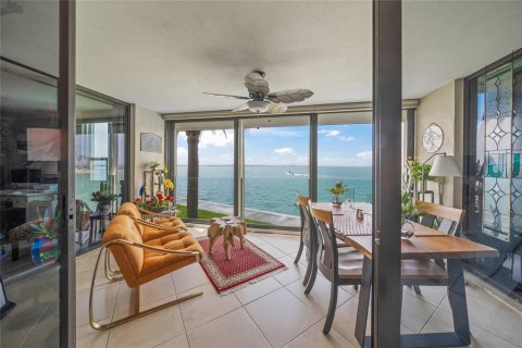 Condo in Sarasota, Florida, 2 bedrooms  № 1619501 - photo 19