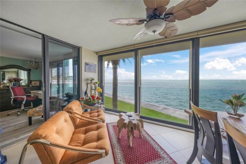 Condo in Sarasota, Florida, 2 bedrooms  № 1619501 - photo 18