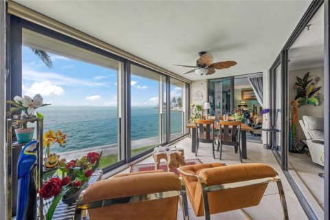 Condo in Sarasota, Florida, 2 bedrooms  № 1619501 - photo 17