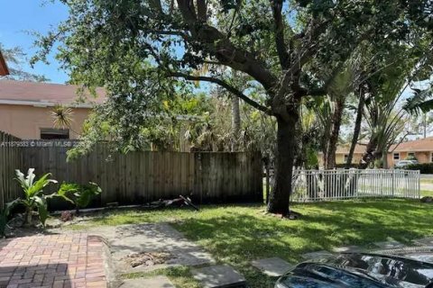 Casa en alquiler en Hollywood, Florida, 1 dormitorio, 184.13 m2 № 1930147 - foto 9