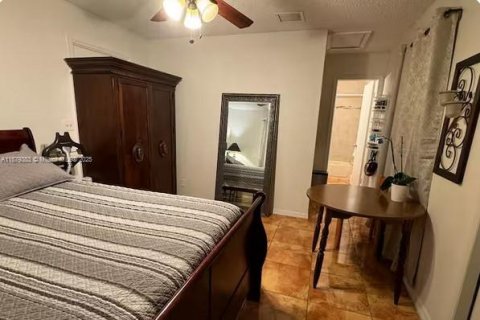 Casa en alquiler en Hollywood, Florida, 1 dormitorio, 184.13 m2 № 1930147 - foto 4