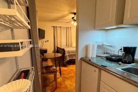 Casa en alquiler en Hollywood, Florida, 1 dormitorio, 184.13 m2 № 1930147 - foto 6