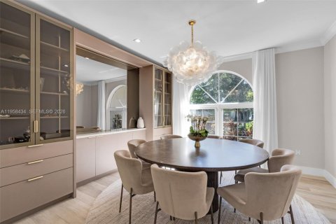Villa ou maison à vendre à Coral Gables, Floride: 4 chambres, 268.77 m2 № 2024711 - photo 6
