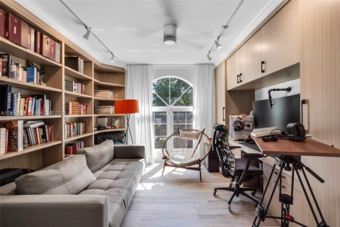 Villa ou maison à vendre à Coral Gables, Floride: 4 chambres, 268.77 m2 № 2024711 - photo 18