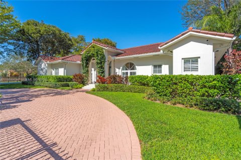 Villa ou maison à vendre à Coral Gables, Floride: 4 chambres, 268.77 m2 № 2024711 - photo 2