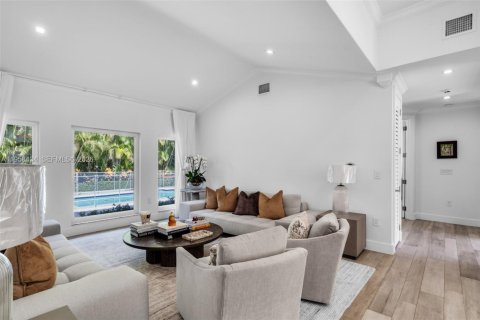 Villa ou maison à vendre à Coral Gables, Floride: 4 chambres, 268.77 m2 № 2024711 - photo 5