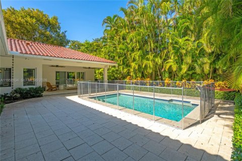 Villa ou maison à vendre à Coral Gables, Floride: 4 chambres, 268.77 m2 № 2024711 - photo 25