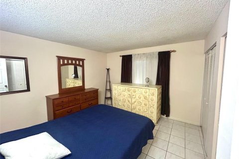 Condo in West Palm Beach, Florida, 2 bedrooms № 2182247 - photo 6