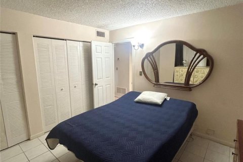 Condo in West Palm Beach, Florida, 2 bedrooms № 2182247 - photo 7