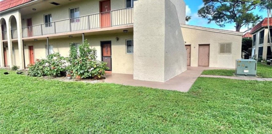 Condo in West Palm Beach, Florida, 2 bedrooms № 2182247