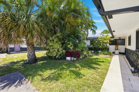 Apartment in Dania Beach, Florida 2 bedrooms, 194.07 sq.m. № 2177063 - photo 16