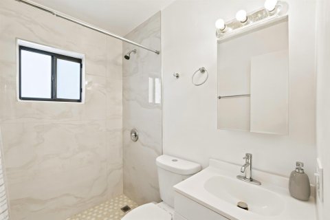 Apartment in Dania Beach, Florida 2 bedrooms, 194.07 sq.m. № 2177063 - photo 13