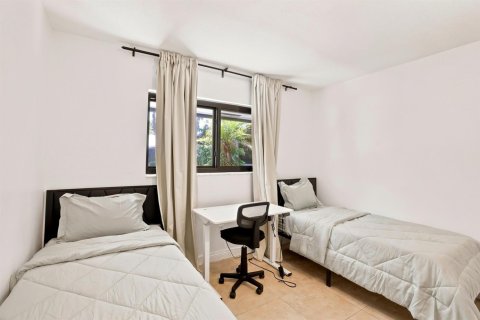 Apartment in Dania Beach, Florida 2 bedrooms, 194.07 sq.m. № 2177063 - photo 9