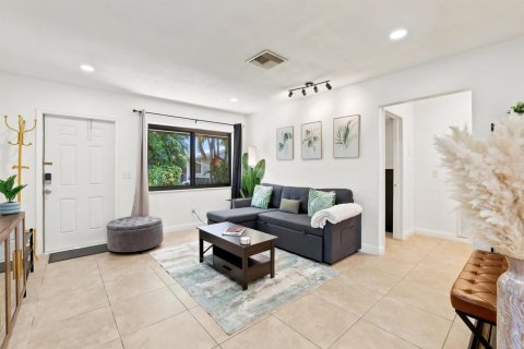 Apartment in Dania Beach, Florida 2 bedrooms, 194.07 sq.m. № 2177063 - photo 4