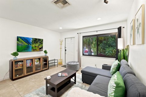 Apartment in Dania Beach, Florida 2 bedrooms, 194.07 sq.m. № 2177063 - photo 6