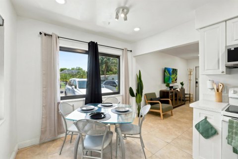 Apartment in Dania Beach, Florida 2 bedrooms, 194.07 sq.m. № 2177063 - photo 8