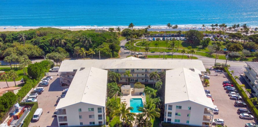 Condo in Ocean Ridge, Florida, 2 bedrooms № 987349