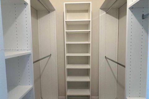 Купить кондоминиум в Майами, Флорида 1 спальня, 76.18м2, № 2054325 - фото 30