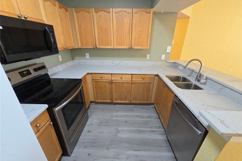 Condo in Tampa, Florida, 2 bedrooms  № 1828046 - photo 11